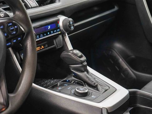 Used 2020 Toyota RAV4 XLE image 23