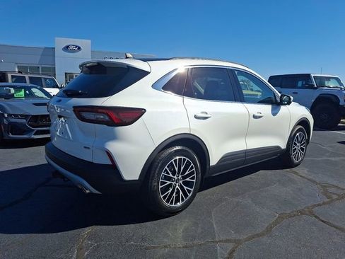 New 2025 Ford Escape SE w/ PHEV Premium Package FWD image 6