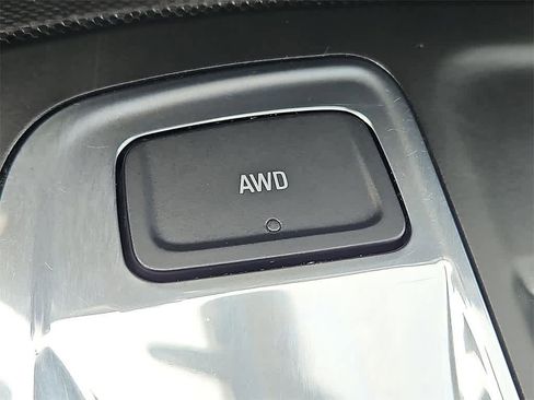 Used 2022 Chevrolet Equinox LT image 18