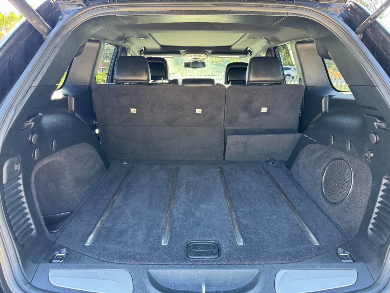 Used 2016 Jeep Grand Cherokee Overland RWD image 14