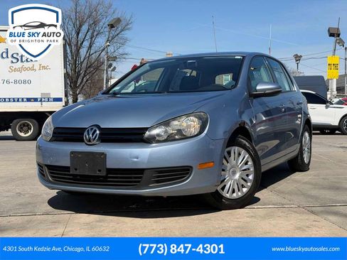 Used 2010 Volkswagen Golf 4-Door image 1