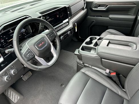 Used 2026 GMC Sierra 1500 SLT AWD/4WD image 10