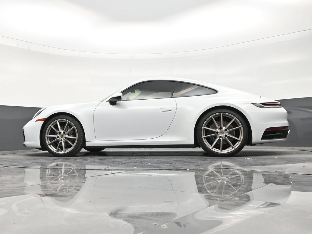 Used 2022 Porsche 911 Carrera RWD image 21