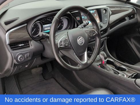 Used 2019 Buick Envision Essence image 2