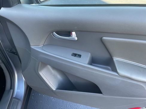 Used 2016 Kia Sportage LX image 43