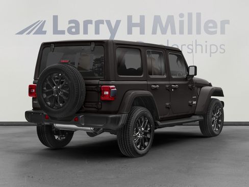 Used 2021 Jeep Wrangler Unlimited Sahara AWD/4WD image 2
