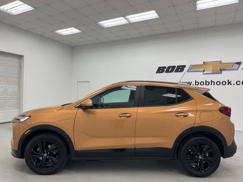 Used 2024 Buick Encore GX Sport Touring AWD/4WD image 8