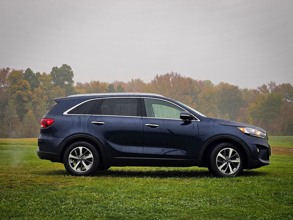 Used 2019 Kia Sorento EX w/ EX Touring Package FWD image 2