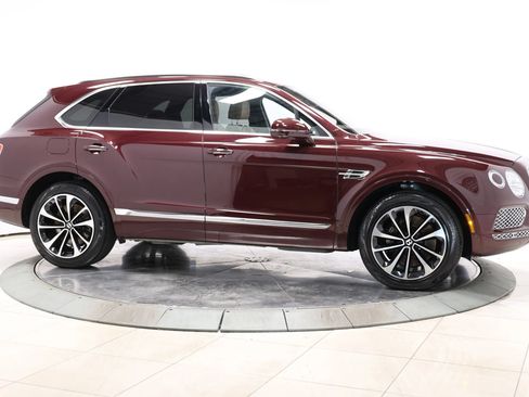 Used 2018 Bentley Bentayga AWD/4WD image 77