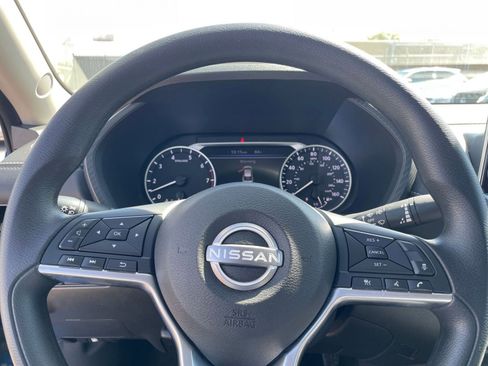 Used 2025 Nissan Sentra SV FWD image 25