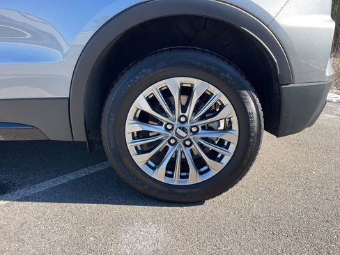 Used 2024 Cadillac XT4 Premium Luxury image 26