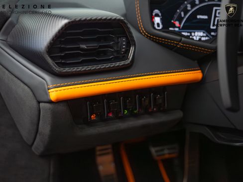Used 2024 Lamborghini Huracan Tecnica image 24