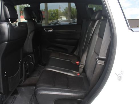 Used 2018 Jeep Grand Cherokee Altitude AWD/4WD image 24