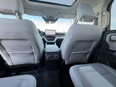 Used 2025 Ford Explorer Platinum w/ Ultimate Package image 22