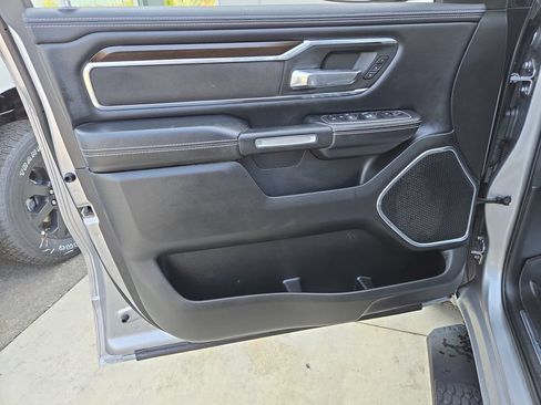 Used 2022 RAM 1500 Laramie AWD/4WD image 12