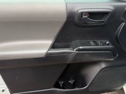 Used 2020 Toyota Tacoma SR image 26