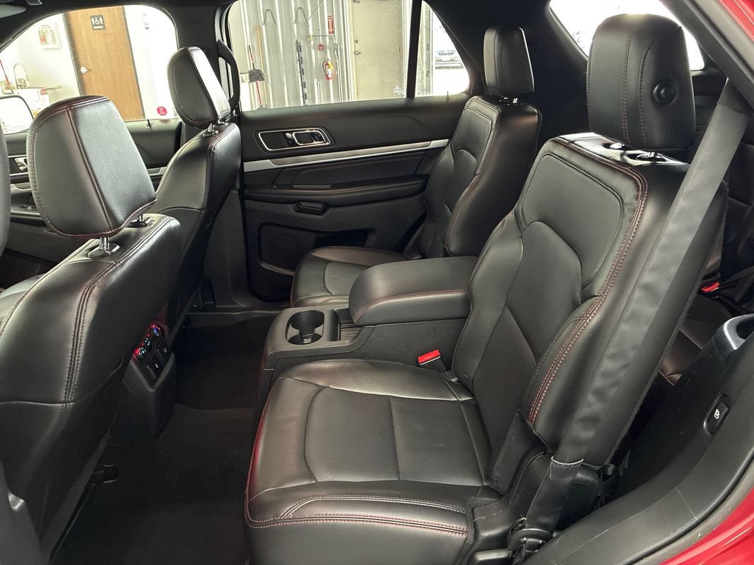 Used 2018 Ford Explorer Sport AWD/4WD image 18