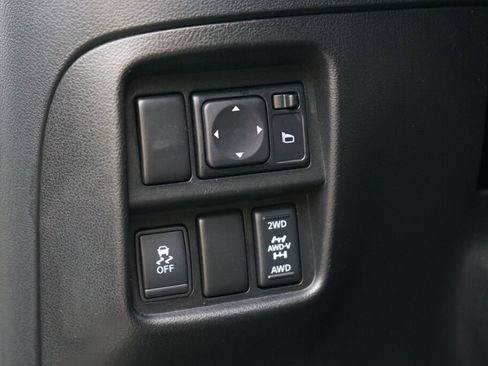 Used 2013 Nissan Juke S image 21