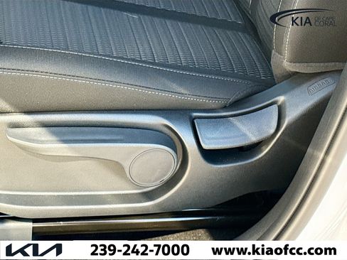 New 2026 Kia Sorento LX image 23