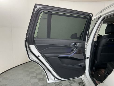 Certified 2025 BMW X7 xDrive40i AWD/4WD image 24