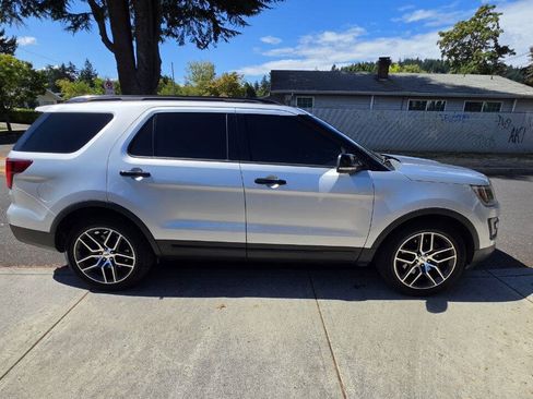 Used 2016 Ford Explorer Sport w/ Equipment Group 401A AWD/4WD image 4