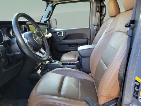 Used 2023 Jeep Wrangler Unlimited Sahara w/ Cold Weather Group AWD/4WD image 17