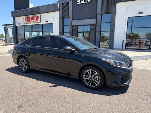 Used 2024 Kia Forte LXS FWD image 2