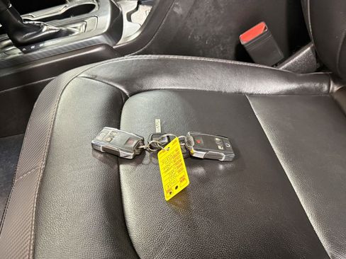 Used 2021 GMC Canyon AT4 image 20