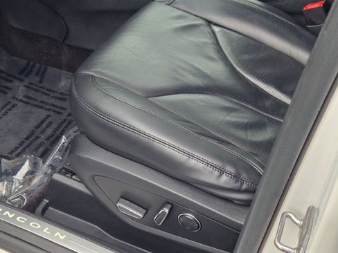 Used 2018 Lincoln MKC Reserve w/ Lincoln MKC Climate Package image 22