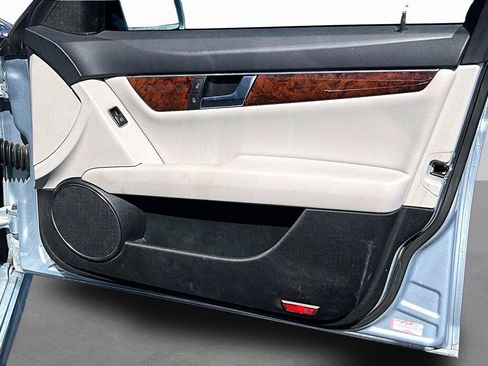 Used 2014 Mercedes-Benz C 250 Sedan image 18