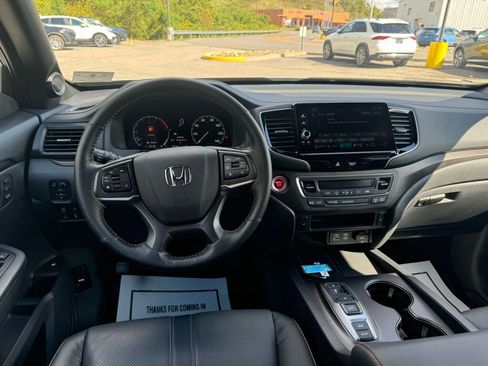 Used 2025 Honda Ridgeline TrailSport image 19