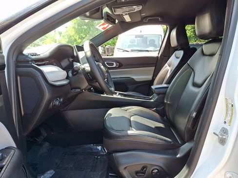 Used 2024 Jeep Compass Limited AWD/4WD image 21