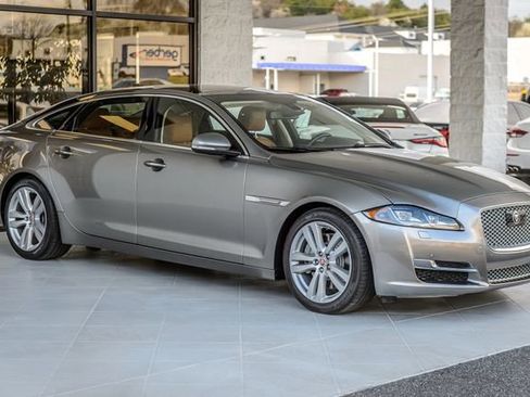 Used 2017 Jaguar XJ L Portfolio image 4