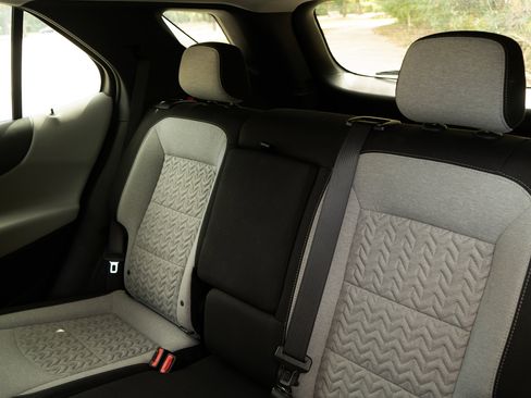 Used 2024 Chevrolet Equinox LS image 18