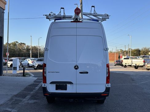 Used 2022 Mercedes-Benz Sprinter 2500 image 6