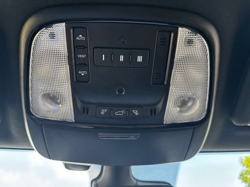 Certified 2023 Dodge Durango R/T RWD image 43