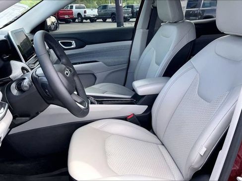 Used 2022 Jeep Compass Latitude AWD/4WD image 27