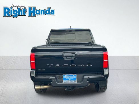 Used 2024 Toyota Tacoma TRD Off-Road w/ TRD Off Road Premium Package AWD/4WD image 10