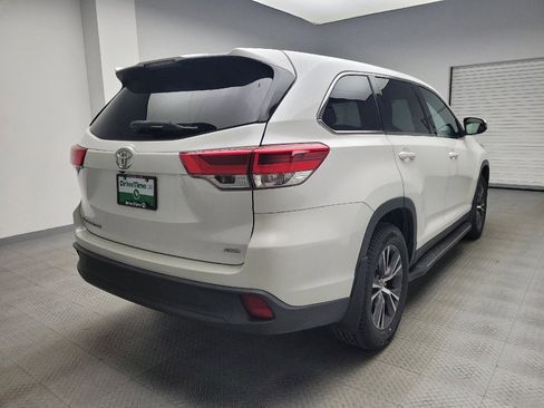 Used 2019 Toyota Highlander LE image 9