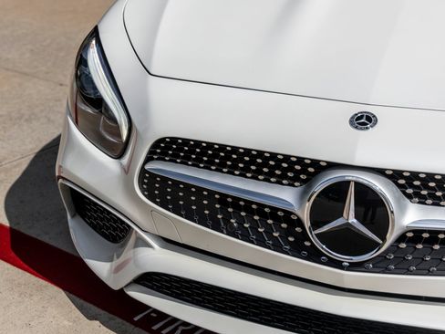 Used 2020 Mercedes-Benz SL 550 image 20