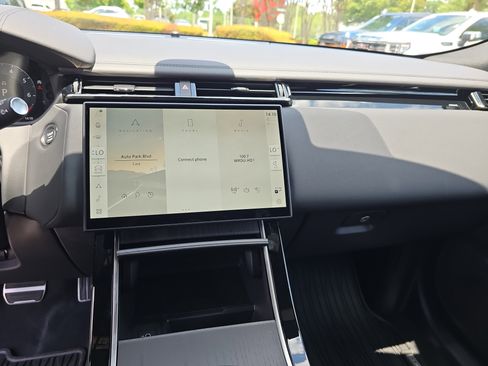 New 2026 Land Rover Range Rover Velar Dynamic SE image 20