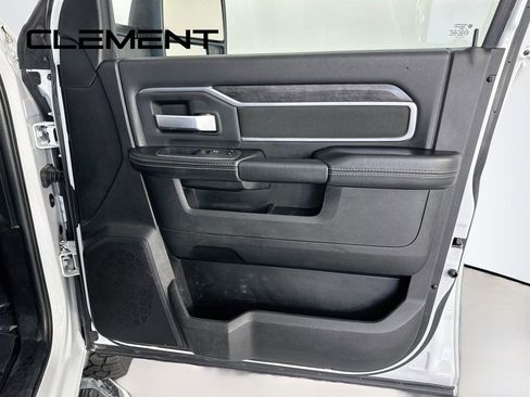 Used 2024 RAM 3500 Big Horn AWD/4WD image 32