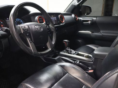 Used 2017 Toyota Tacoma TRD Pro image 18