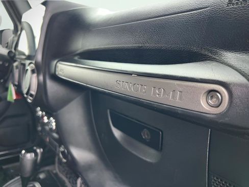 Used 2016 Jeep Wrangler Unlimited Sport image 31