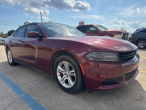 Used 2021 Dodge Charger SXT w/ Leather Interior Group RWD image 7