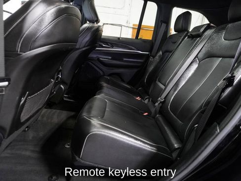 Used 2024 Jeep Grand Cherokee Limited w/ Luxury Tech Group II image 9