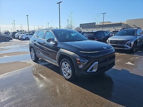 New 2026 Hyundai Kona SE image 7