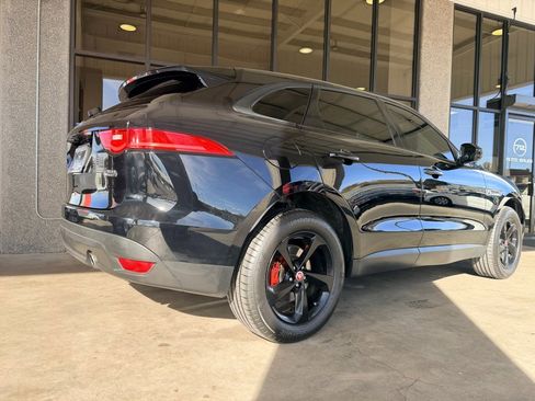 Used 2018 Jaguar F-PACE Premium image 42