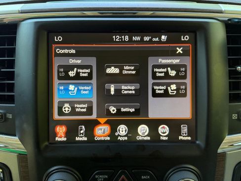 Used 2017 RAM 1500 Laramie w/ Convenience Group AWD/4WD image 26