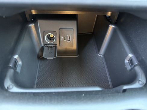 New 2025 Ford Explorer Active image 8